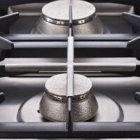 Gasherd mit 4 Brennern (3,5+2x5+7) und Gas-Backofen GN2/1, Serie 700 ND